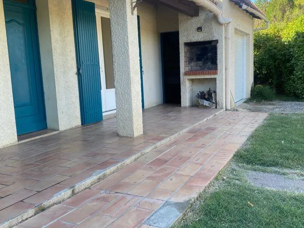 Jonquières - maison de plain-pied à rénover - 90 m² - terrain 1 200 m²