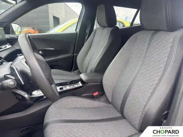 Peugeot 2008 hybrid 145 e-dcs6 — photo 18