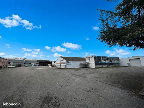 Entrepôt 3351 m² LONS
