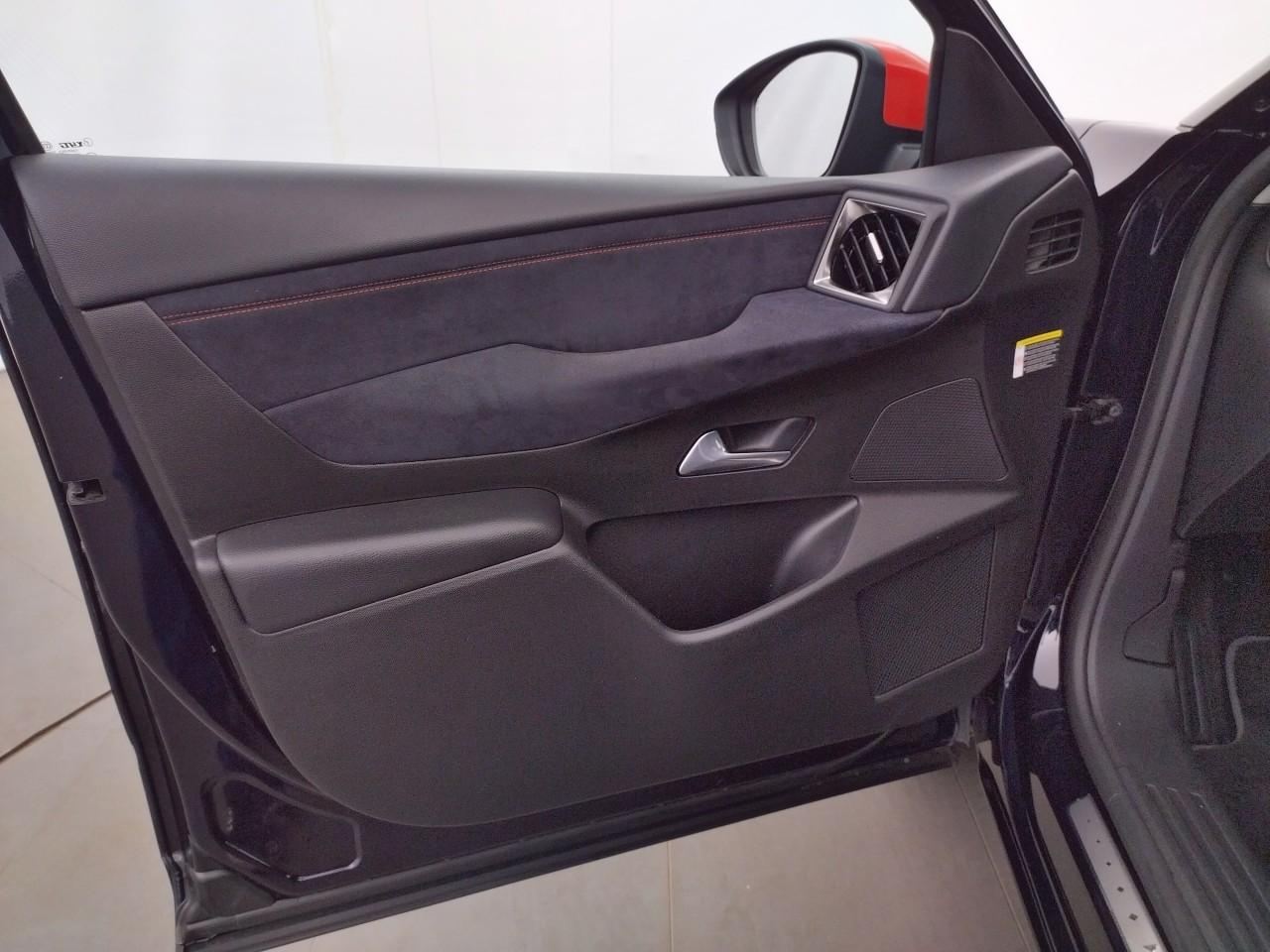 Ds Ds 3 crossback bluehdi 130 eat8 ines de la fressange pa — photo 23