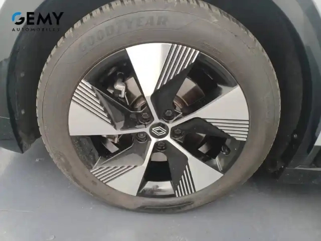 Renault Megane e-tech ev60 220 ch super charge — photo 11