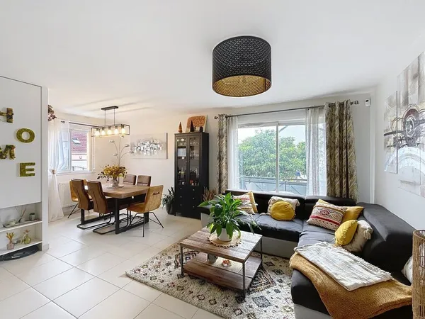 MAISON INDIVIDUELLE DE 2020 (91 M2) A VILLENEUVE-LE-ROI - DPE C - 273 M2 DE TERRAIN