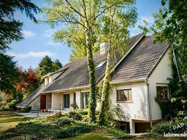 Maison 7 pièces 327 m²