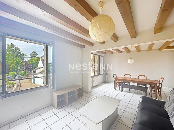 Saint-Fargeau Village - Duplex 2 chambres avec terrasse et place de parking privative - Proches comm