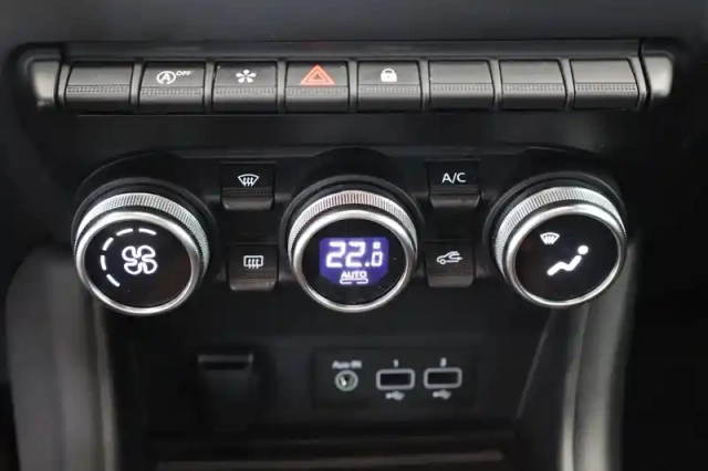 Renault Captur blue dci 95 — photo 22