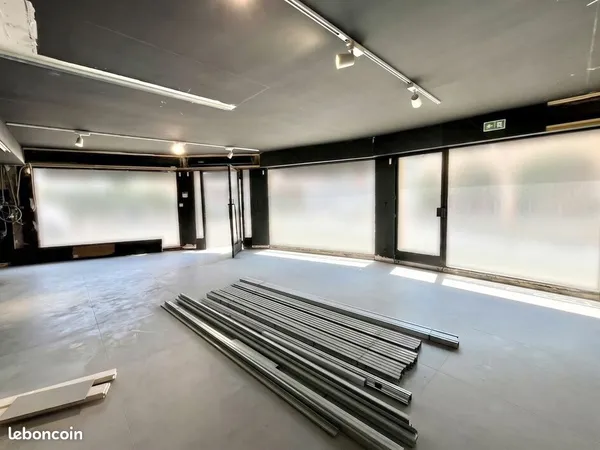 LOCAL COMMERCIAL 63 m² SAINT RAPHAEL