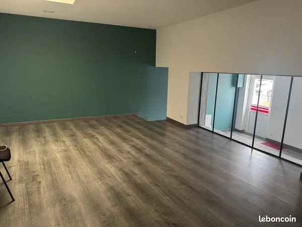 Local bureaux 50 m²