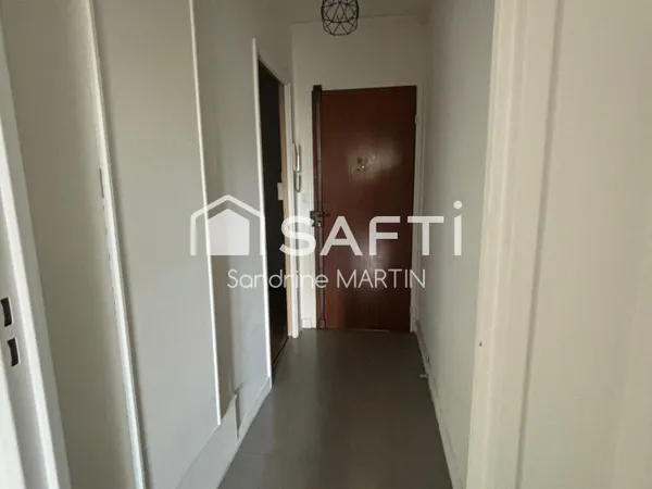 Appartement T4, T5, 94m2 à rénover