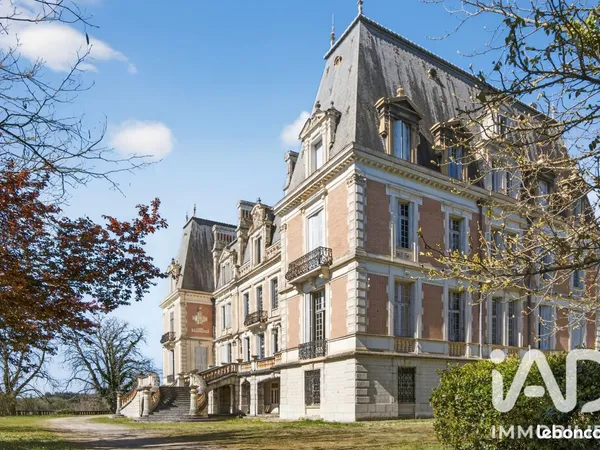 Chateau 40 pièces 5200 m²