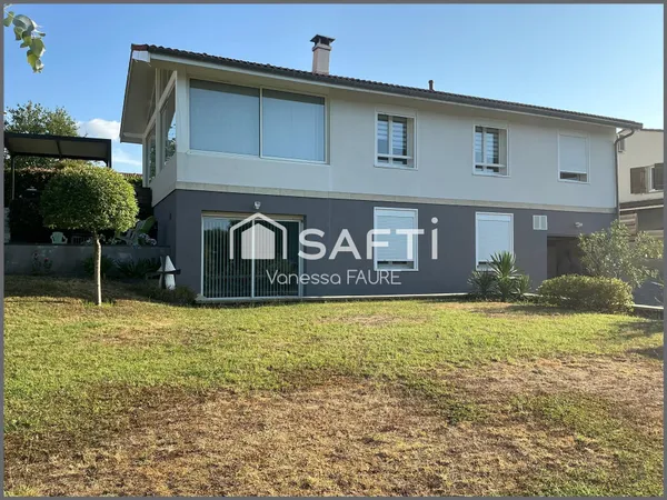 Magnifique Maison Familiale de 155 m² avec Piscine, Panneaux Solaires & Garages - Artigues-près-Bord