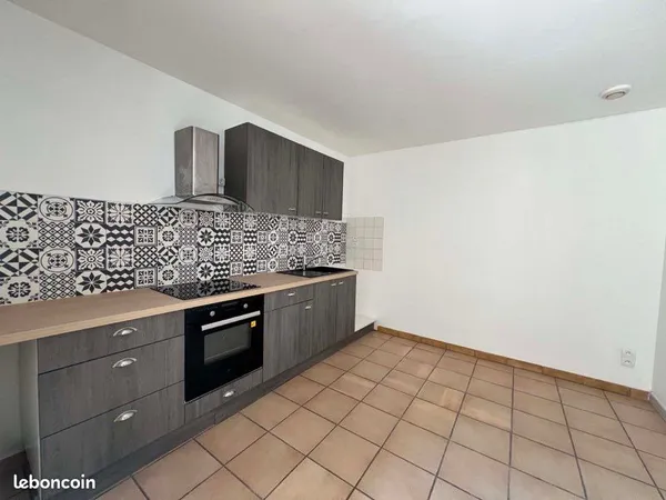 Appartement T2 VITRY LE FRANÇOIS avec climatisation proche lycée et hôtel de Ville