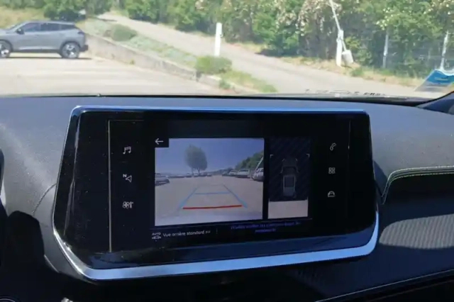 Peugeot 2008 puretech 130 s&amp;s bvm6 — photo 22