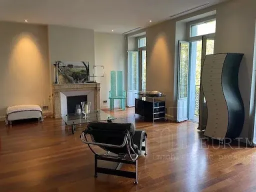 Appartement 5 pièces 153 m²