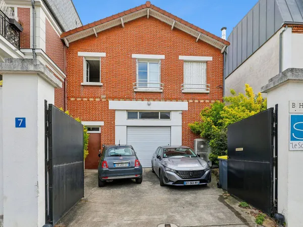 Bureaux 366 m²