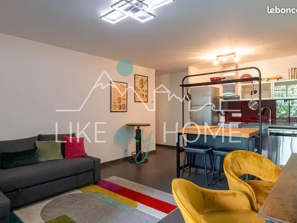 Annecy - T3 meublé 55 m² - Vue sur le Thiou - Terrasse et garage - Bail étudiant ou mobilité