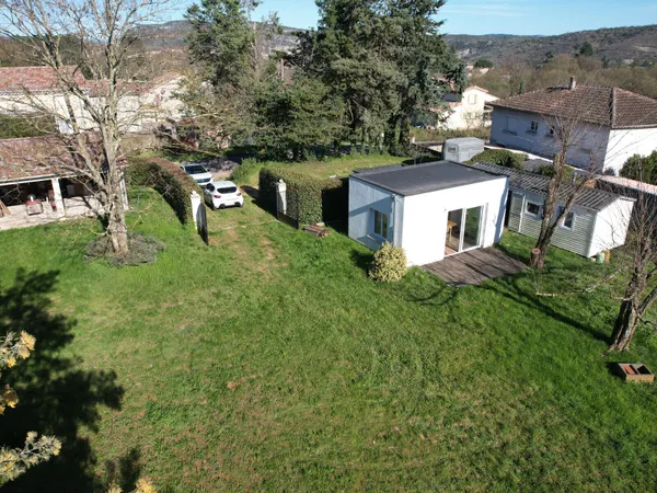 Terrain 1047 m²