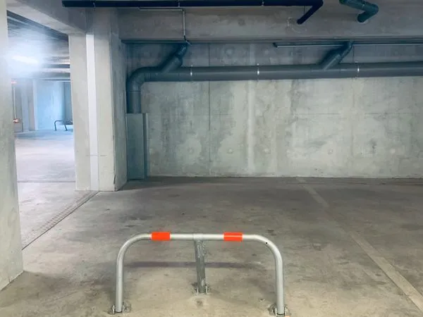 VENTE d'une Place de stationnement dans un parking couvert/fermé - résidence privée sécurisée très b
