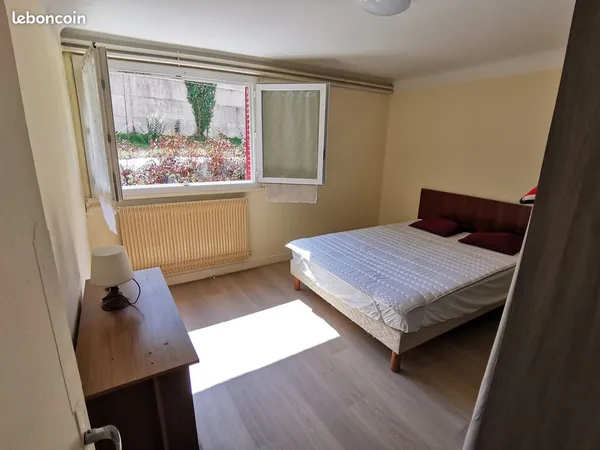 Appartement T2 dans petit immeuble tranquille secteur plan d'eau