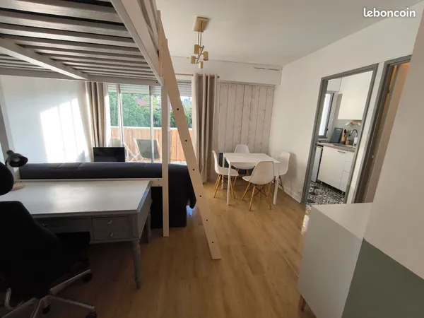 Grand studio avec balcon proche Bergonié