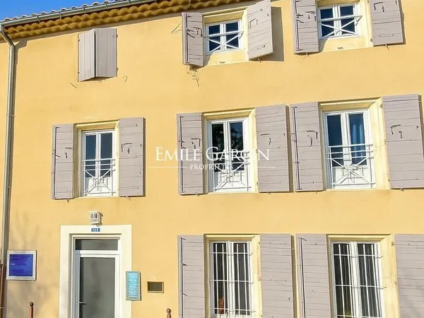 Local professionnel 11 pièces 232 m²