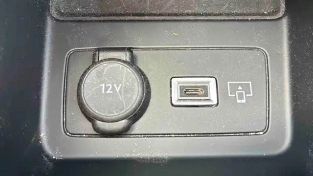 Peugeot 308 sw hybrid 145 e-dcs6 — photo 29