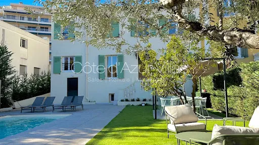 Villa 8 pièces 237 m²