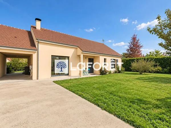 Maison de plain-pied entre ROZAY-EN-BRIE et JOUY-LE-CHÂTEL
