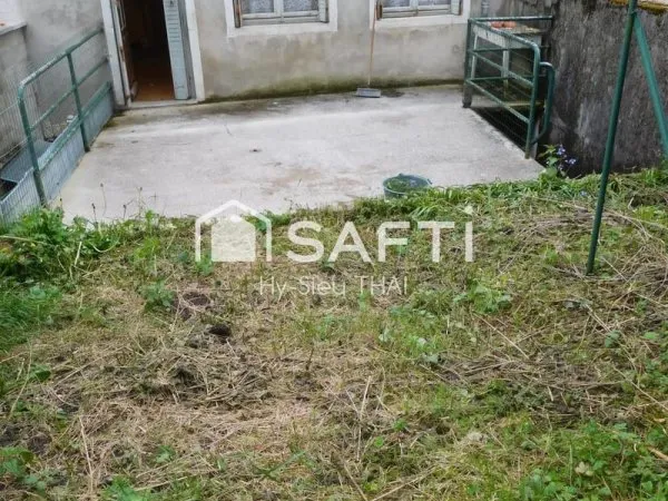 Maison de Ville, A Rénover, 108 m2 habitables sur 3 niveaux, 5 pièces, Combles aménageables, Montréa