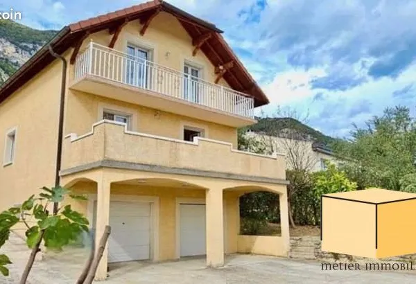 Villa 6 pièces 144 m²