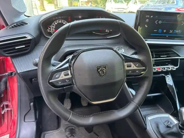 Peugeot 208 puretech 100 s&amp;s bvm6 — photo 9