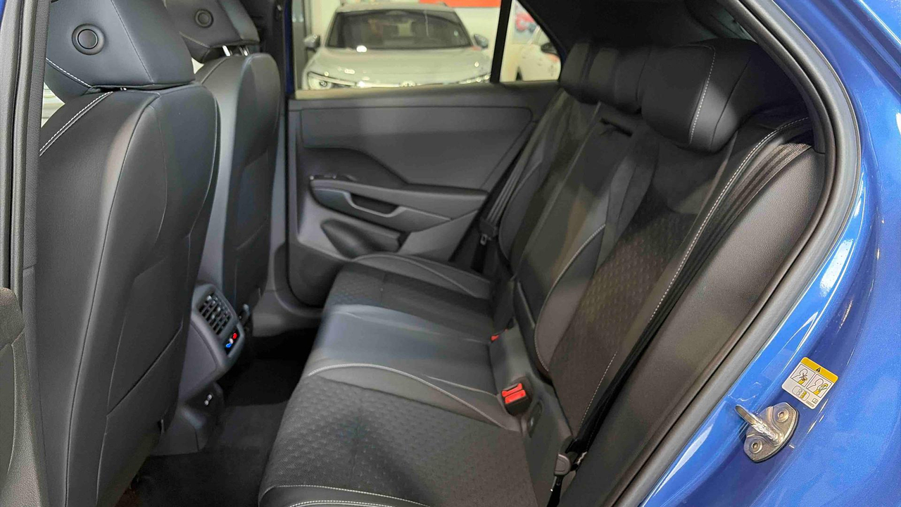 Volkswagen T-Roc 1.5 eTSI Hybrid 150 ch DSG7 — photo 12