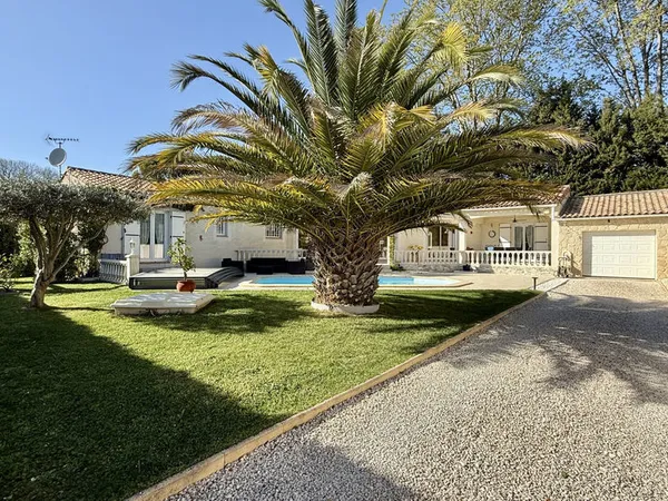 Superbe villa familiale avec piscine et espace professionnel à deux pas d'Uzès