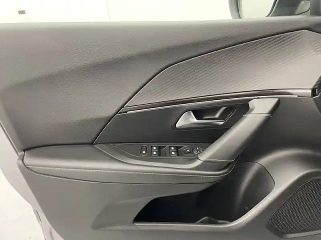 Peugeot 2008 puretech 130 s&amp;s eat8 — photo 92