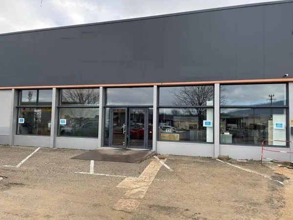 Local d'activité 920 m²