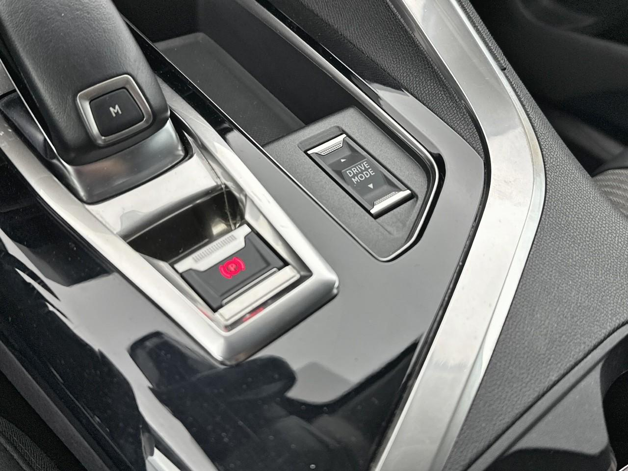 Peugeot 3008 puretech 130ch s&s eat8 allure pack — photo 28