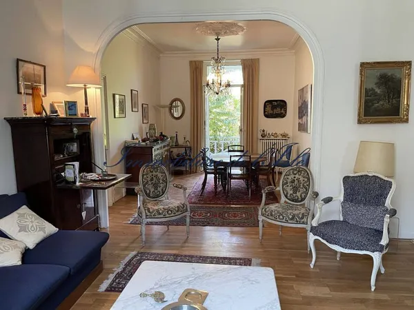 Maison 8 pièces 197 m²