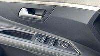 Peugeot 3008 HYBRID 225ch GT e-EAT8 — photo 19