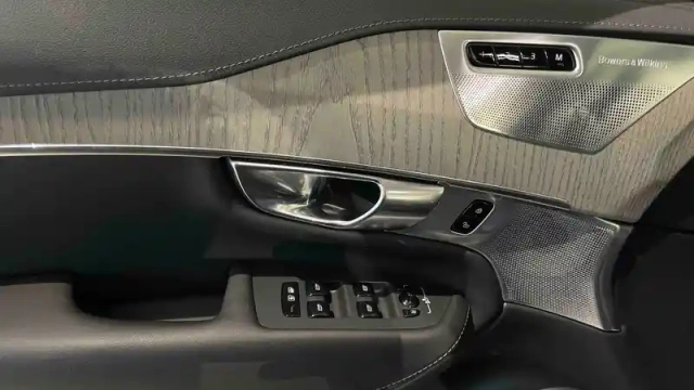 Volvo Xc90 t8 awd hybride rechargeable 455 ch geartronic 8 7pl — photo 22