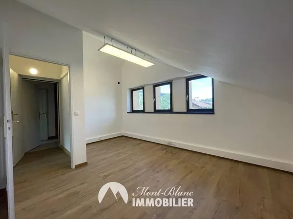 Bureau 47 m²