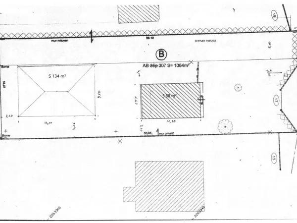 ? Terrain de 1 064 m² proche La Ramée avec 2 bâtis