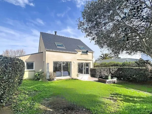 Maison 2013- 4 chambres avec vie de plain-pied, jardin et g
