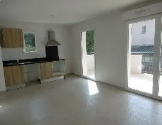 Appartement T2 avec jardin, terrasse et parking à Brignoles