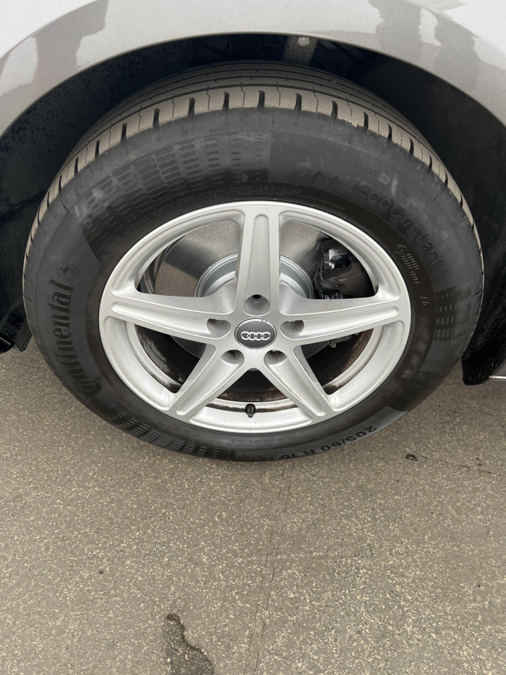 Audi A4 Avant — photo 40