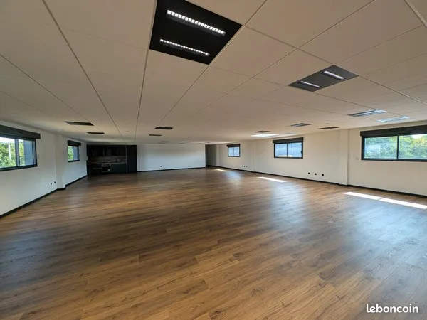 Bureaux 230 m² BÉTHENY