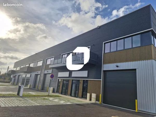 Local d'activité 1 310 m²