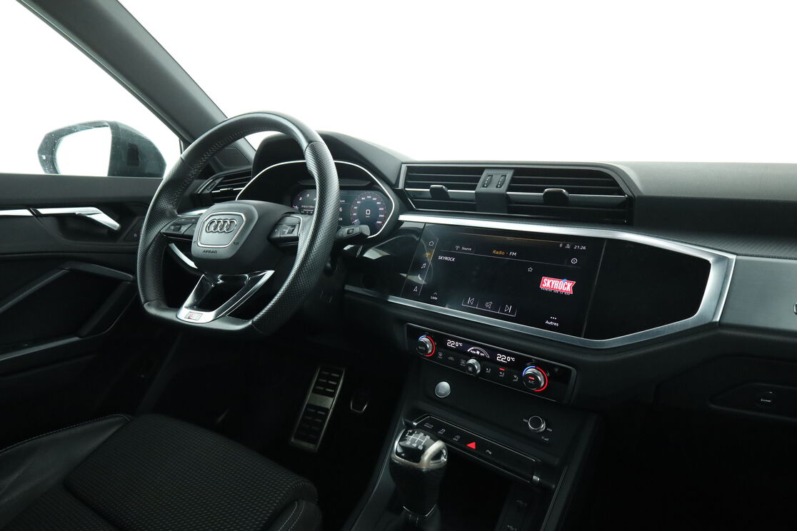 Audi Q3 35 TDI S Line Quattro — photo 12