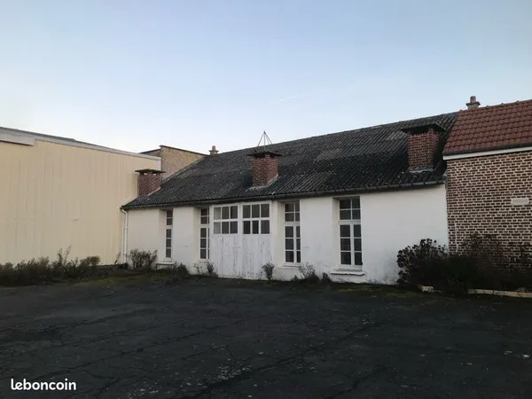 À louer local 140 m2