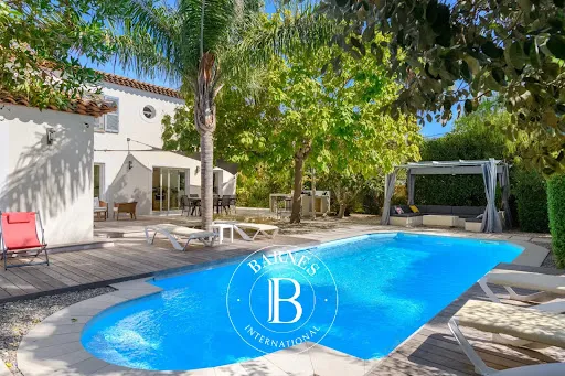 Villa 6 pièces 257 m²