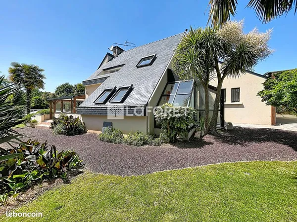 Maison 7 pièces 215 m²
