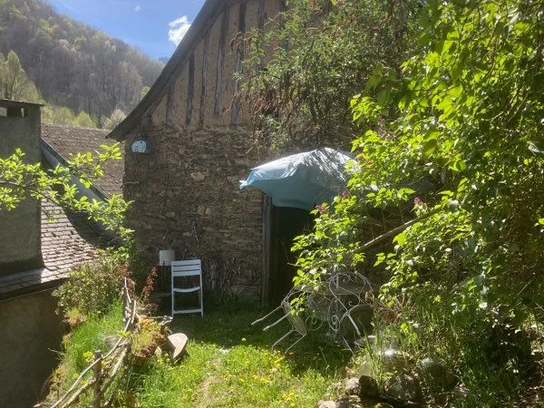 Maison de village avec grange et jardin
